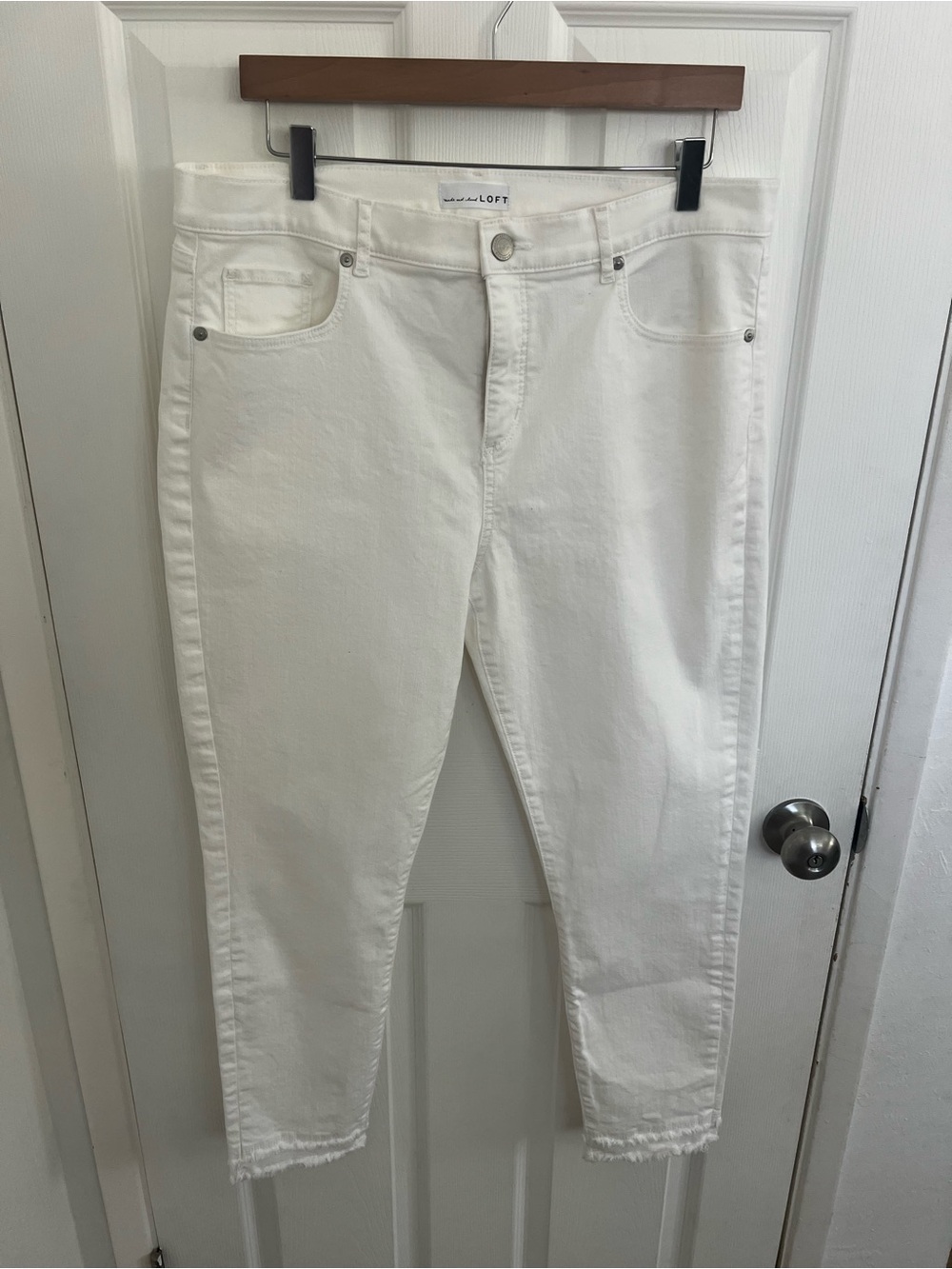 LOFT White Cropped‎ Skinny Jeans with Frayed Hem